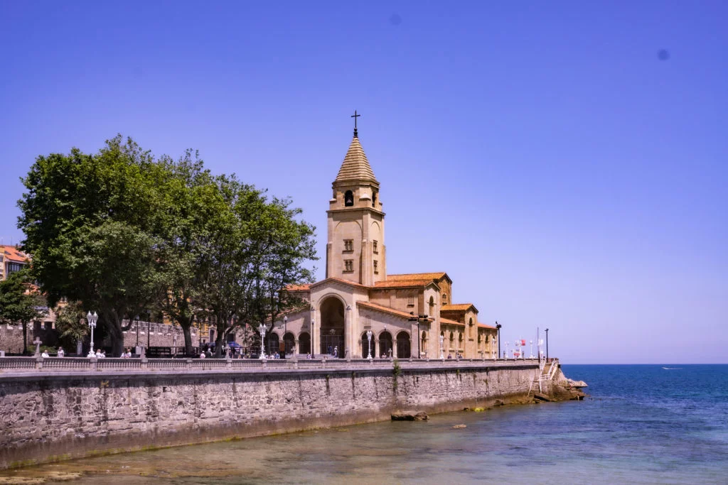 Gijón, a vibrant city full of history, offers a blend of culture, tradition, and modernity...